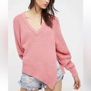 FREE PEOPLE West Coast Asymmetrical Oversized V Neck Knit Sweater Pink Sz S